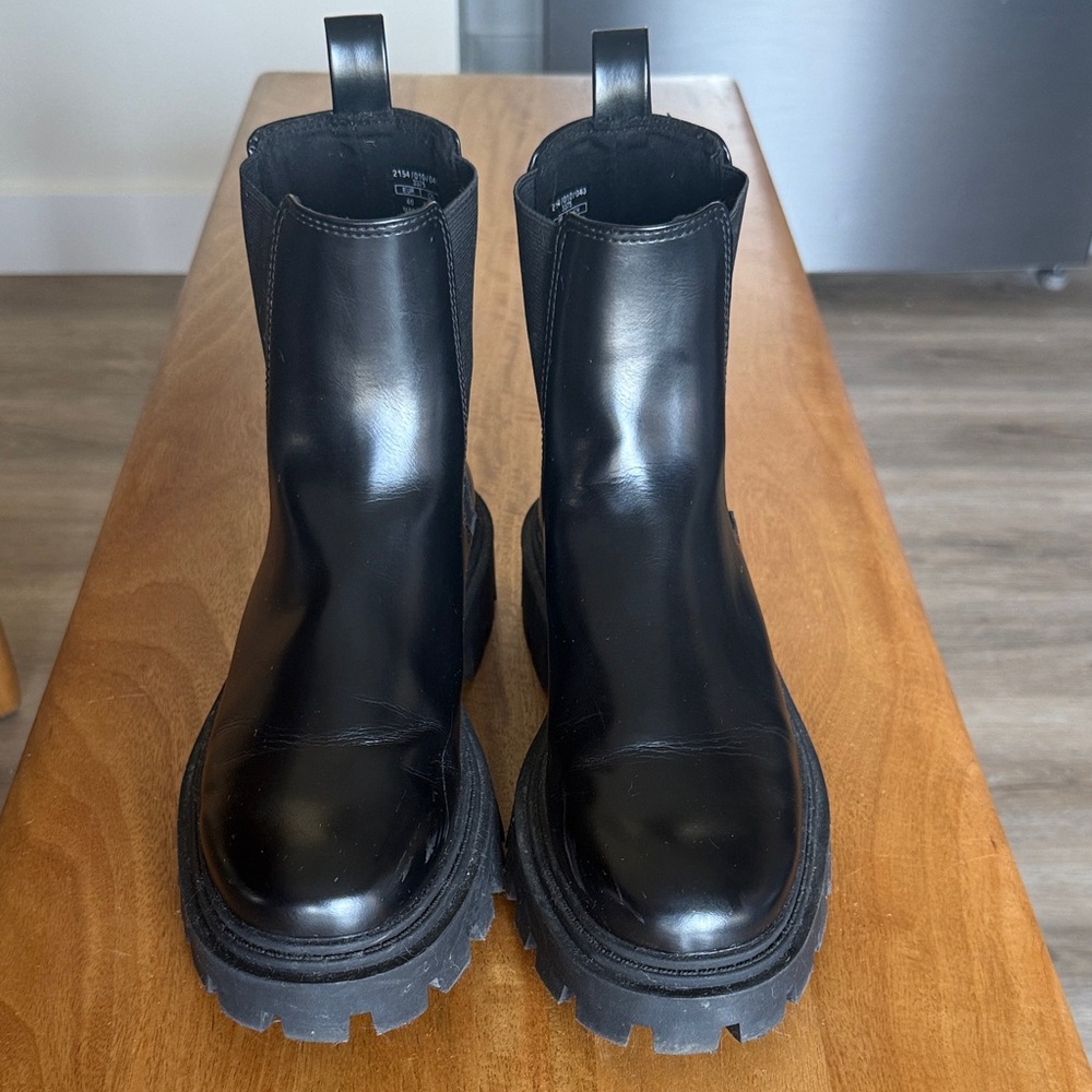 Zara Black Leather Chunky Chelsea Boots